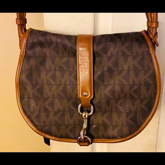 Used a few times like new in great shape used 2x make an offer 👜 - Picture 1 of 5